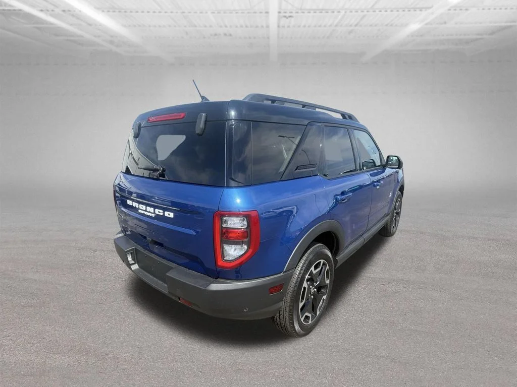 Used 2024 Blue Ford Outer Banks image 4