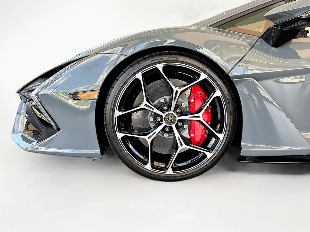 2024 Lamborghini Revuelto Base - Photo 35
