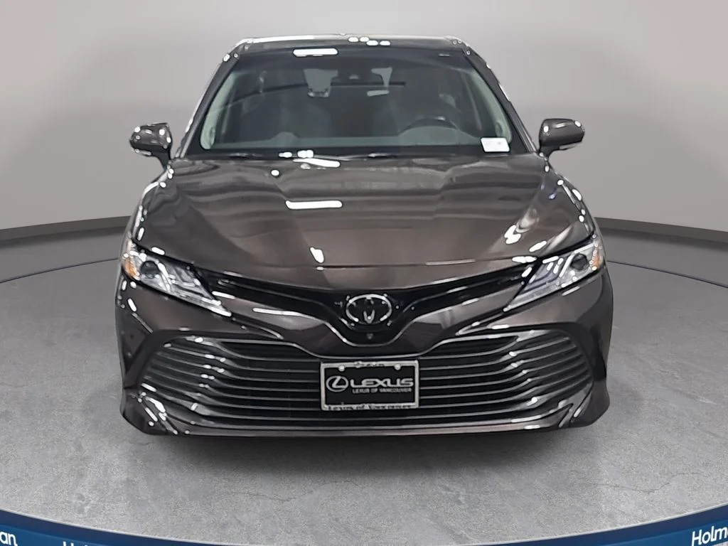Used 2018 Brown Toyota XLE image 3