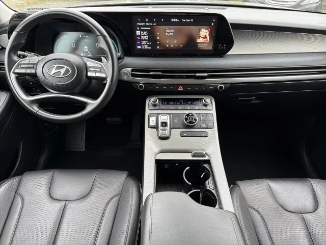 Used 2023 Black Hyundai XRT image 17