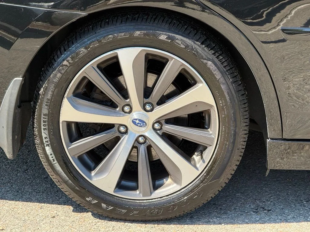 Used 2019 Black Subaru 2.5i image 12