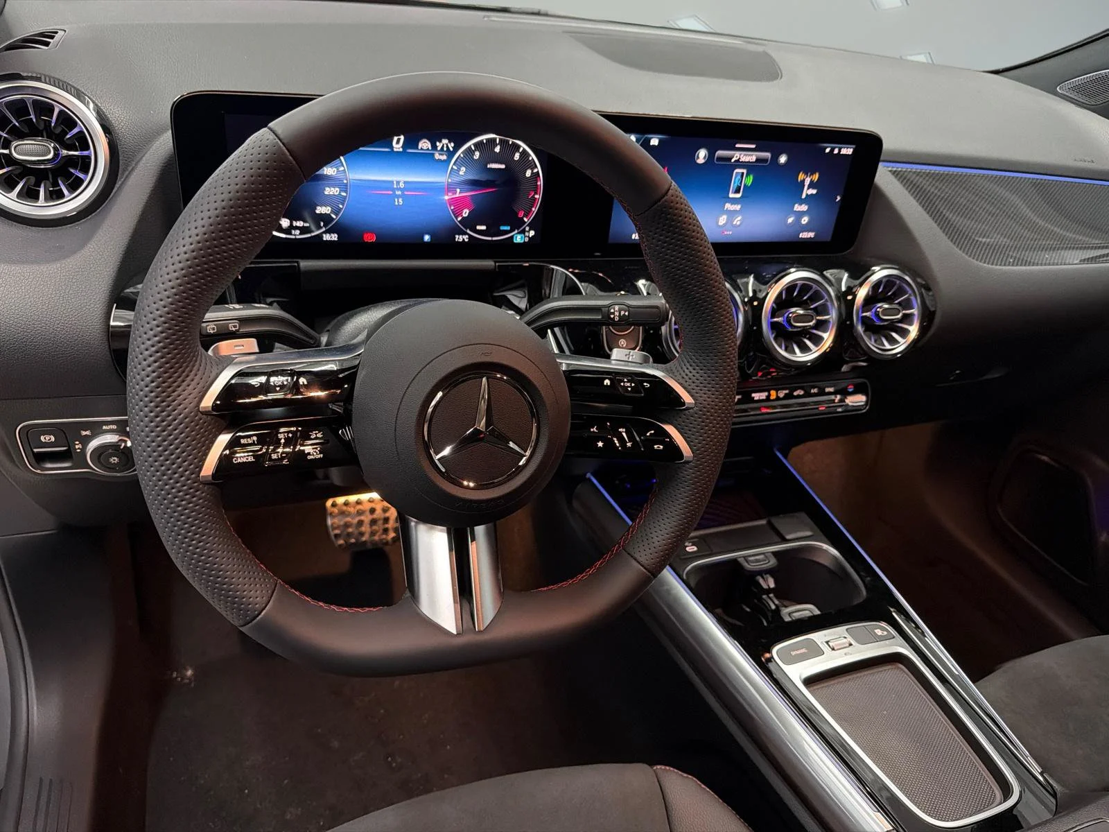 Used 2026 Grey Mercedes-Benz GLA 250 image 29