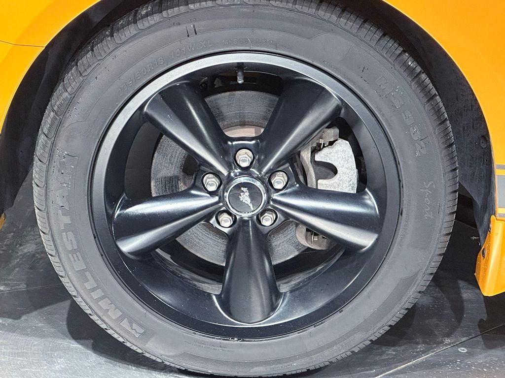 Used 2007 Orange Ford  image 15