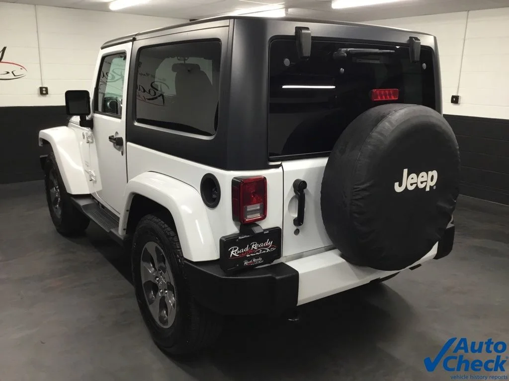 Used 2016 White Jeep Sahara image 7