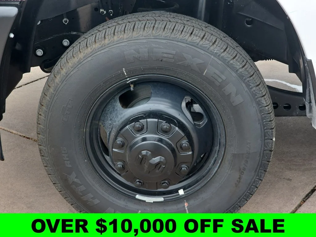 2025 RAM 3500 Chassis Tradesman - Photo 36