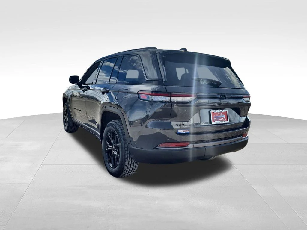 New 2026 Gray Jeep Altitude image 5