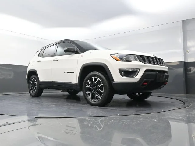 Used 2020 White Jeep Trailhawk image 31