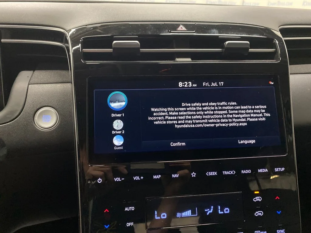 Used 2023 Silver Hyundai SEL Convenience image 23