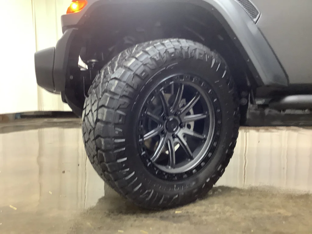 New 2026 Anvil Clear-Coat Exterior Paint Jeep Sport S image 25