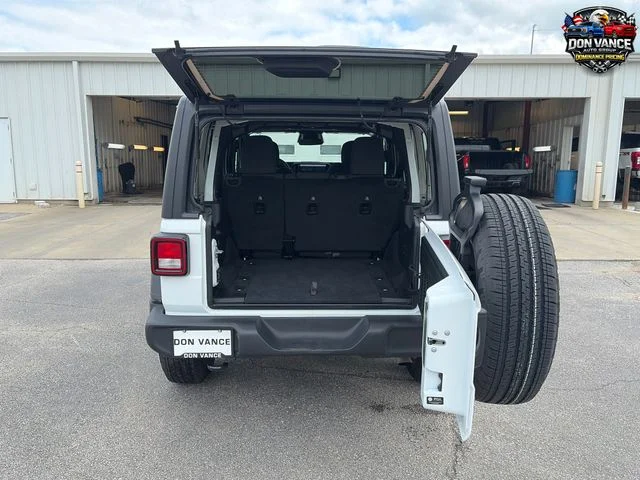 Used 2025 White Jeep Sport S image 21