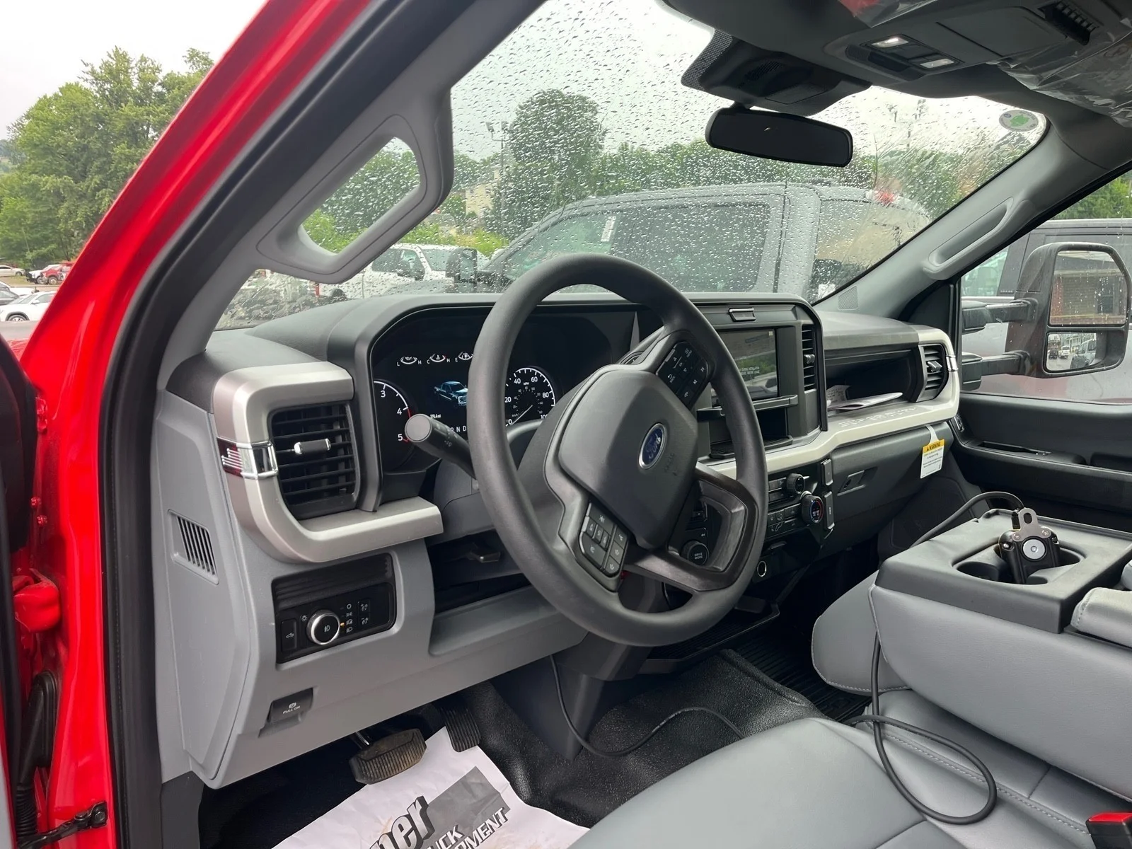 2025 Ford F-550 Super Duty Chassis Cab XL - Photo 22