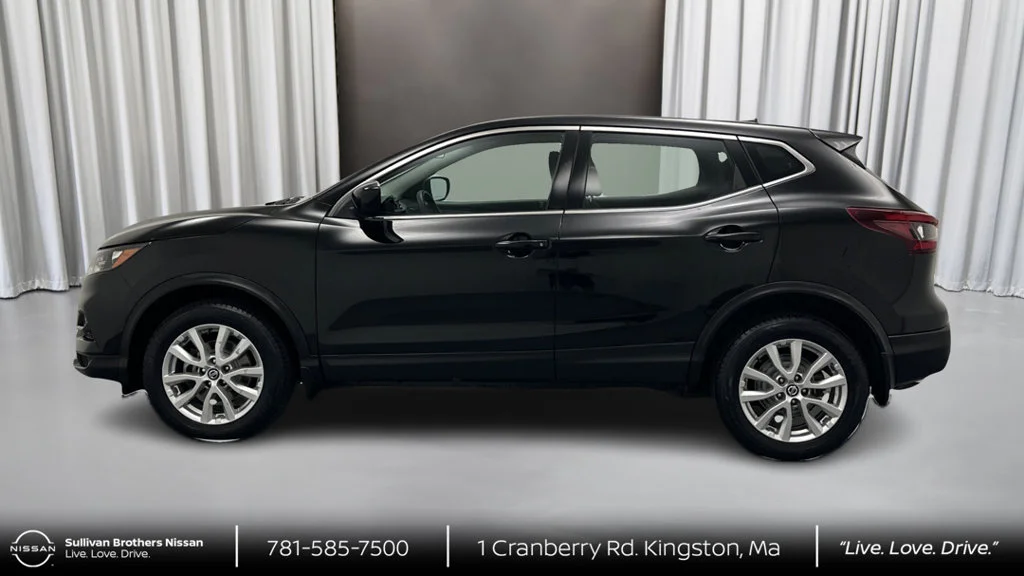 Used 2022 Black Nissan S image 8