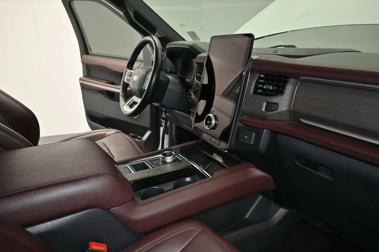 Used 2023 Oxford White Ford Limited image 15