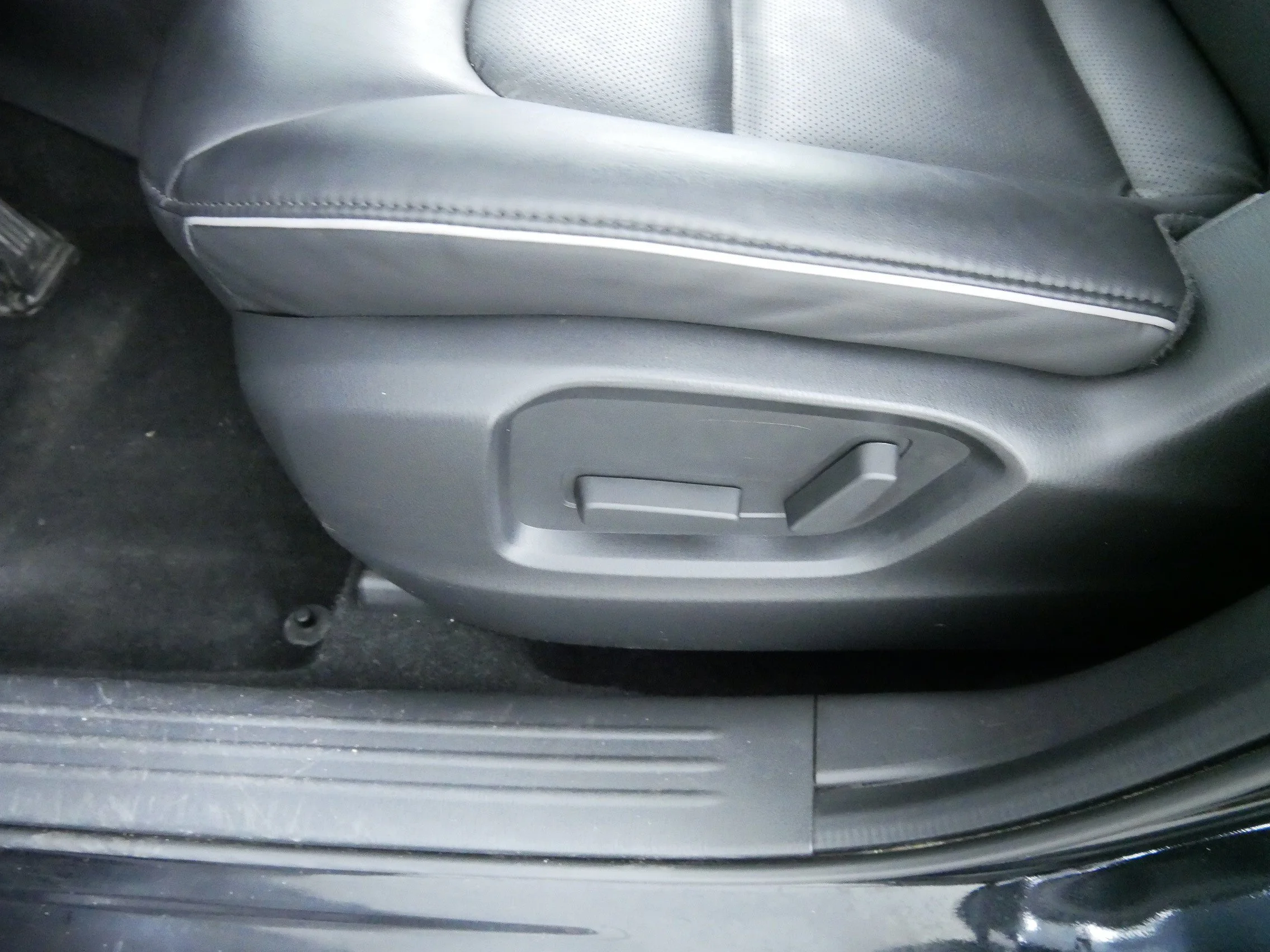 Used 2025 Jet Black Mica Mazda 2.5 S Select Package image 22