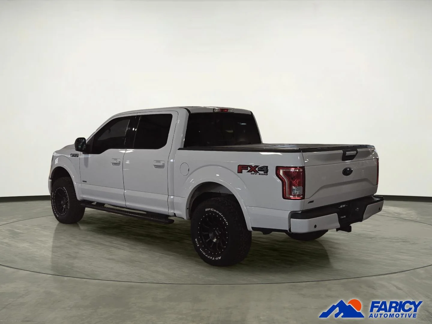 Used 2017 Oxford White Ford XLT image 3