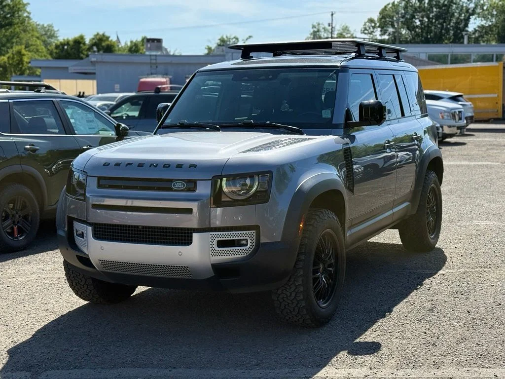 Used 2020 Gray Land Rover HSE image 2
