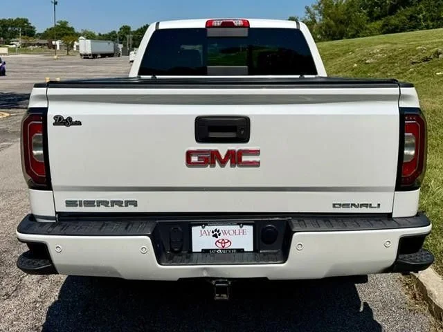 Used 2018 White GMC Denali image 8