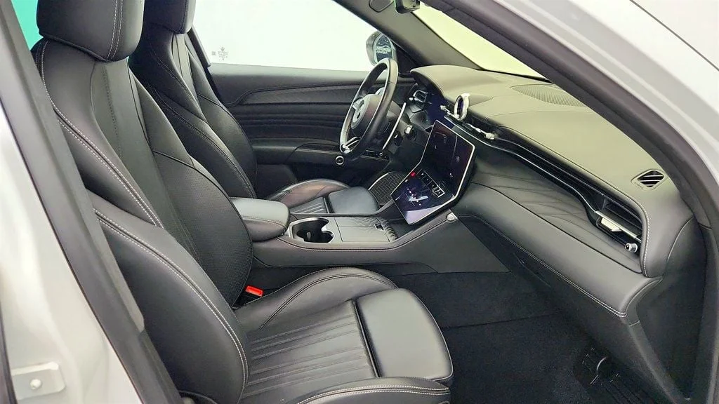 Used 2023 Bianco Maserati Modena AWD image 26