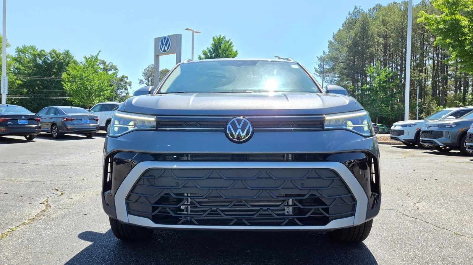 2025 Volkswagen Taos SE - Photo 8