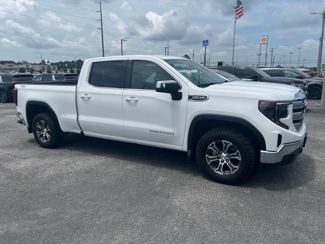 Used 2023 White GMC SLE image 3