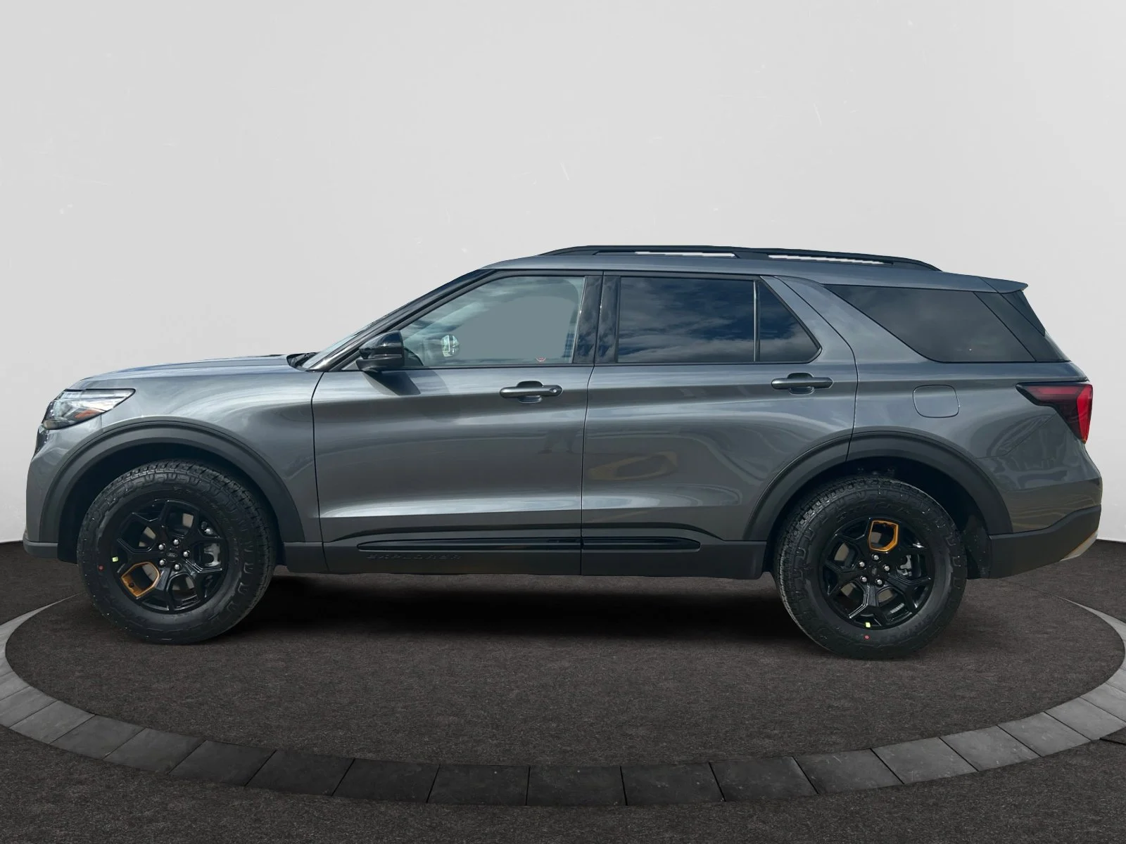 New 2026 Carbonized Grey Metallic Ford Tremor image 2
