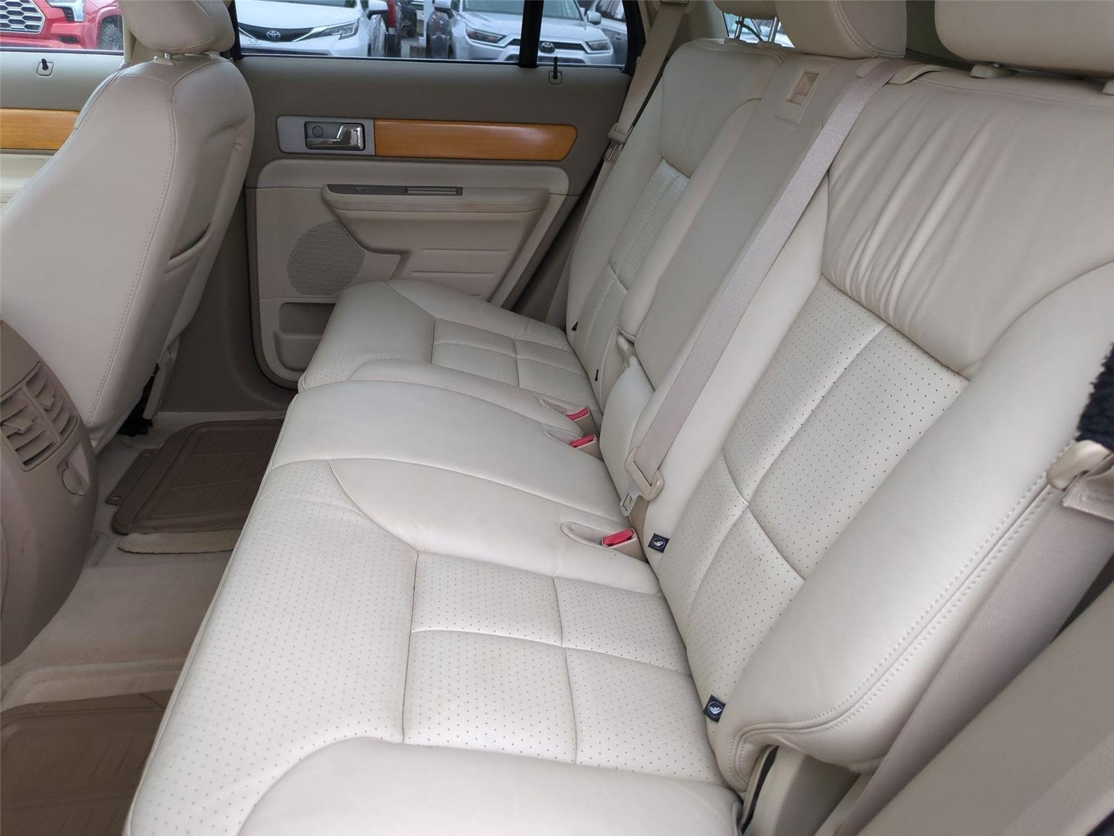 Used 2007  Lincoln  image 29