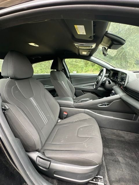 Certified Used 2025 Abyss Black Hyundai SEL Sport image 23
