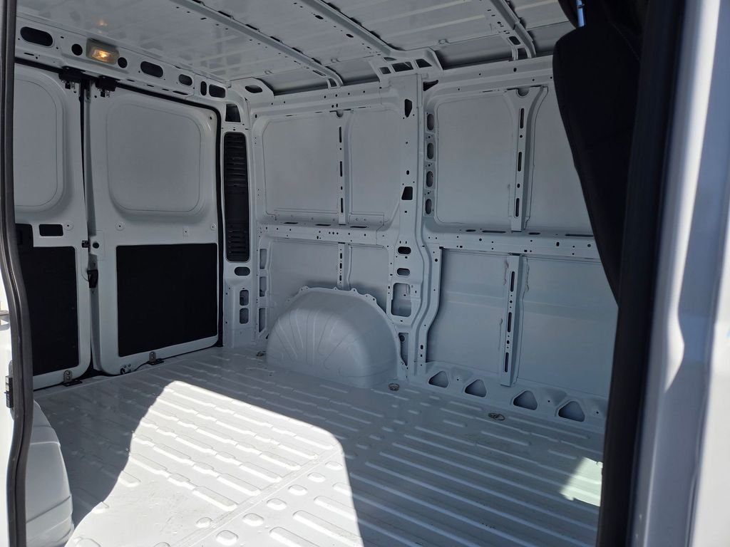 New 2026 Bright White Clear-Coat Exterior Paint RAM Tradesman image 7