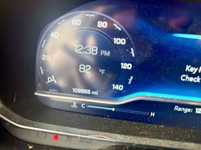 Used 2022 Summit White Chevrolet Premier image 9