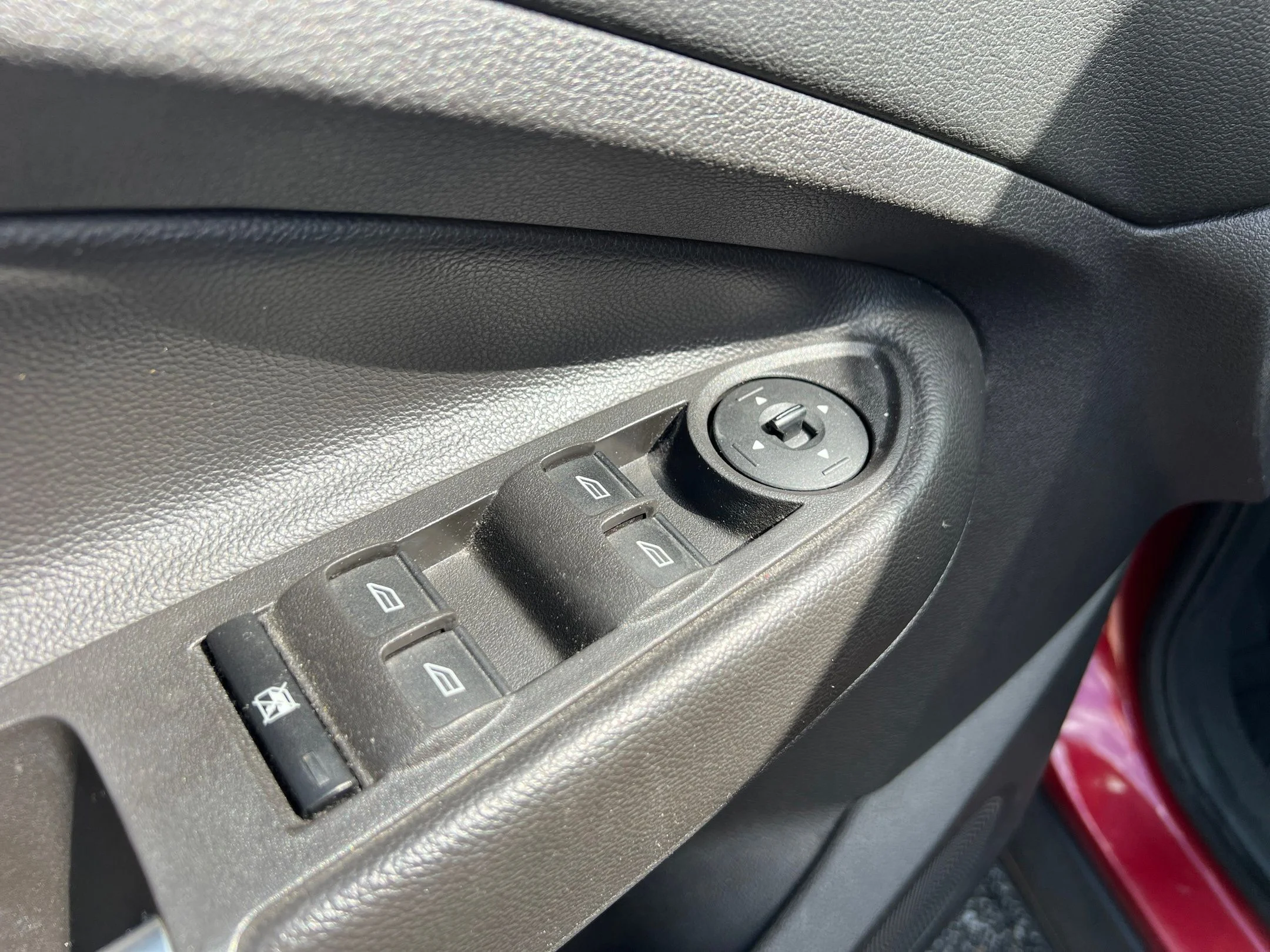 Used 2013 Ruby Red Ford SE image 14