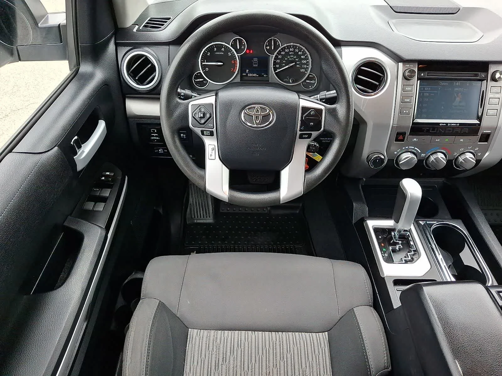 Used 2017 Super White Toyota SR5 image 14
