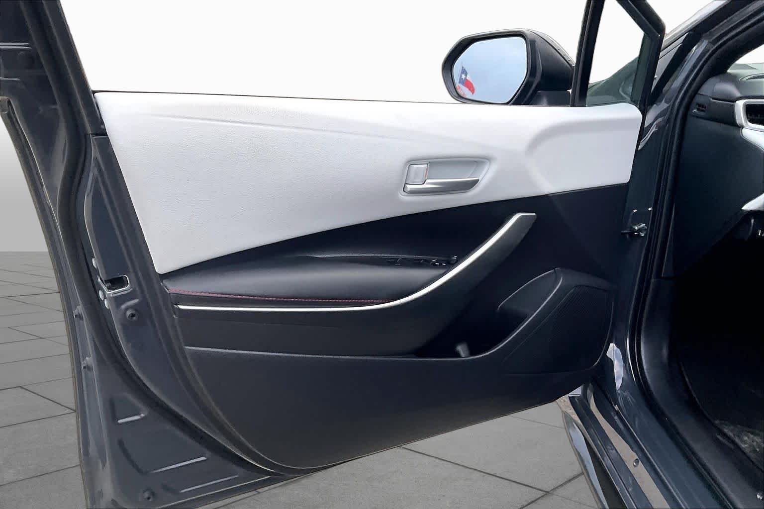 Used 2025 Underground Toyota Hybrid SE image 19