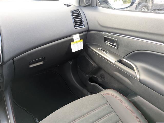 2025 Mitsubishi Outlander Sport SE - Photo 17