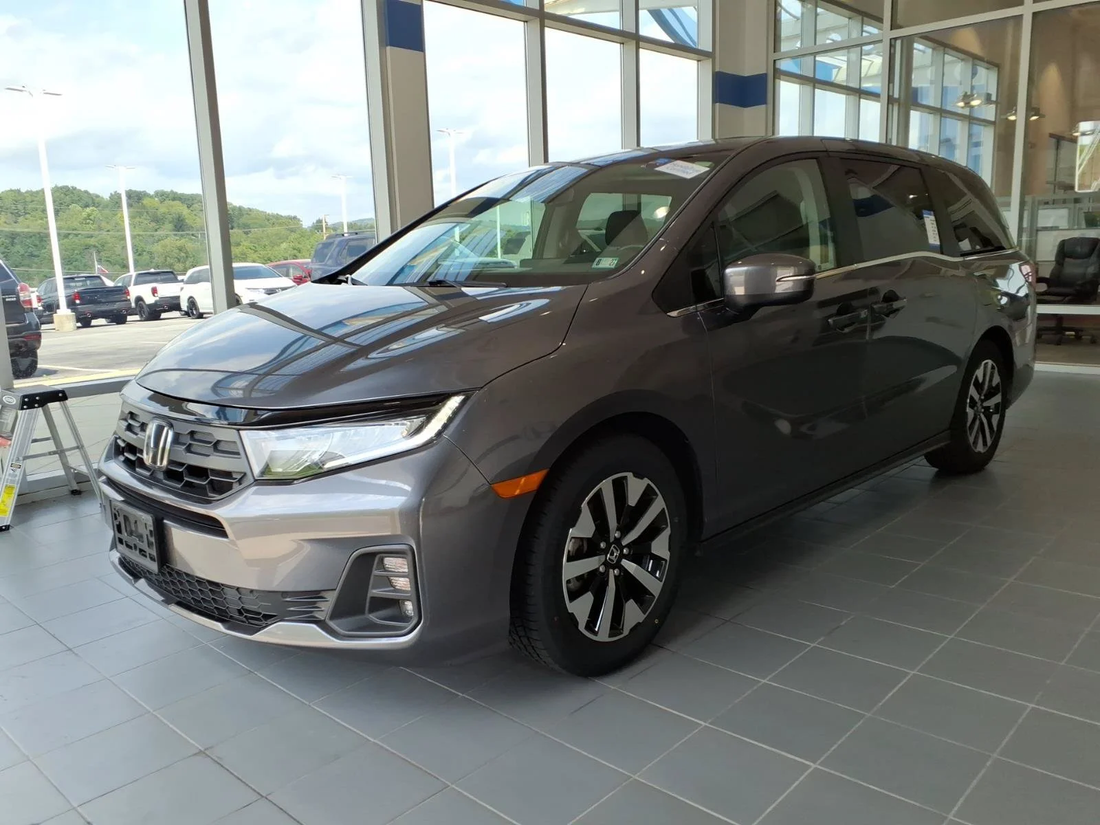 2025 Honda Odyssey EX-L - Photo 43