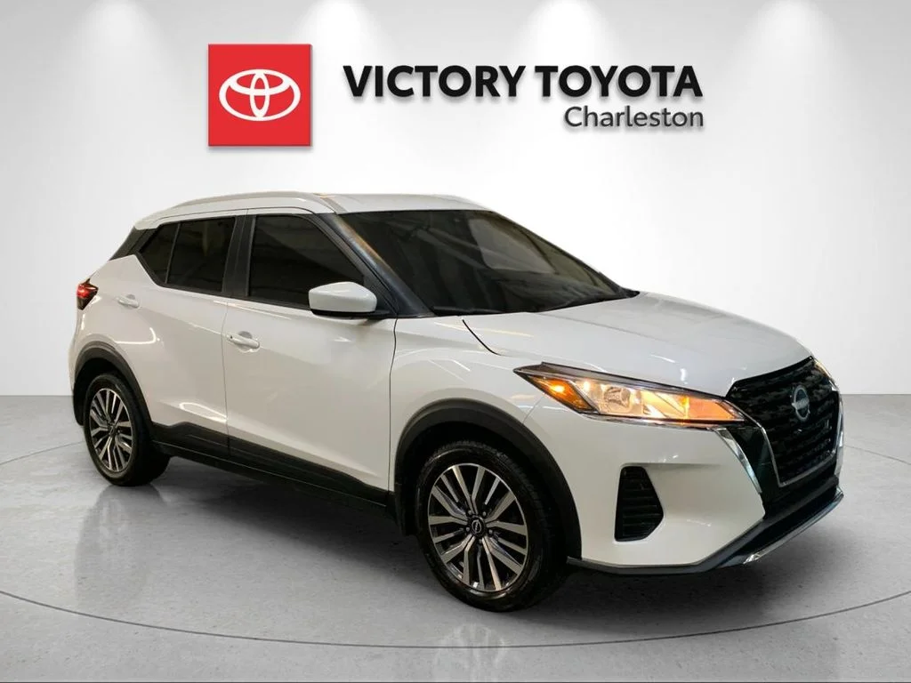 Used 2024 White Nissan SV image 5