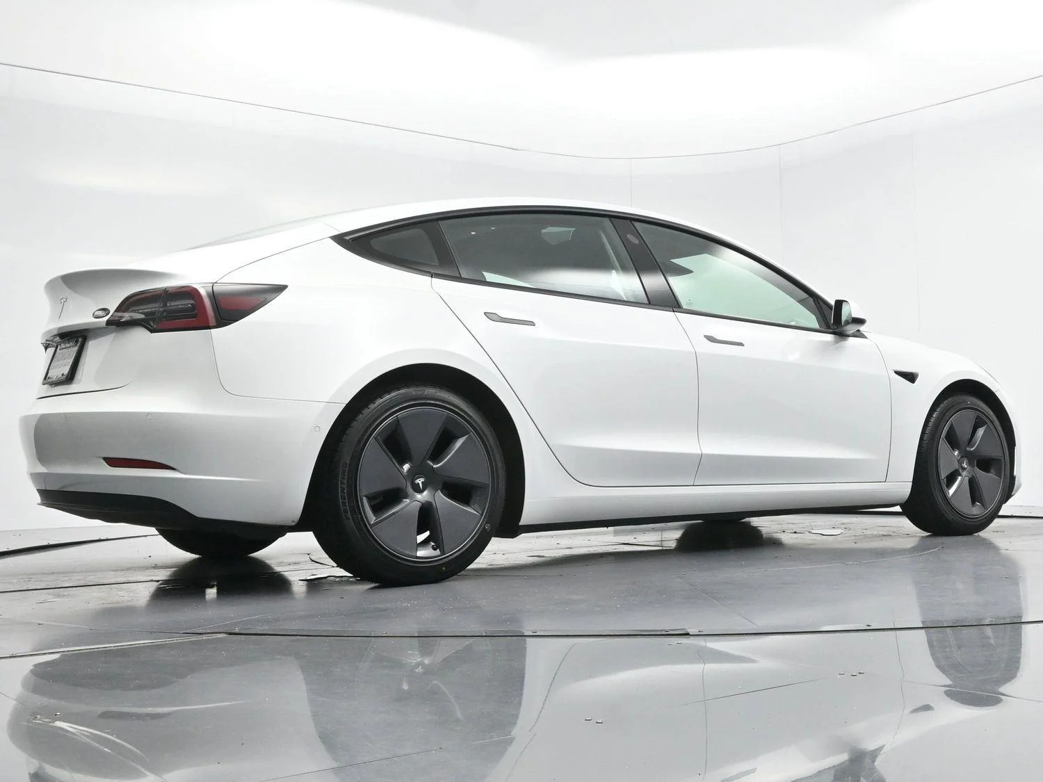 Used 2021 Pearl White Multi-Coat Tesla Standard Range Plus image 49