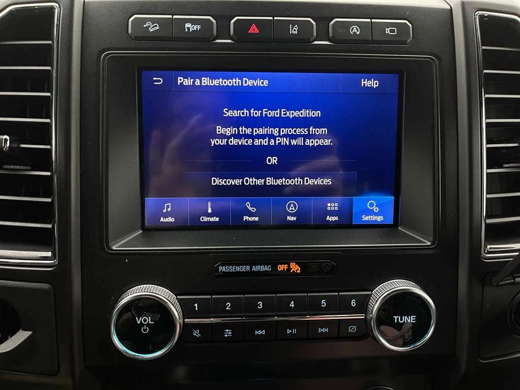 Used 2020 Black Ford Limited image 29