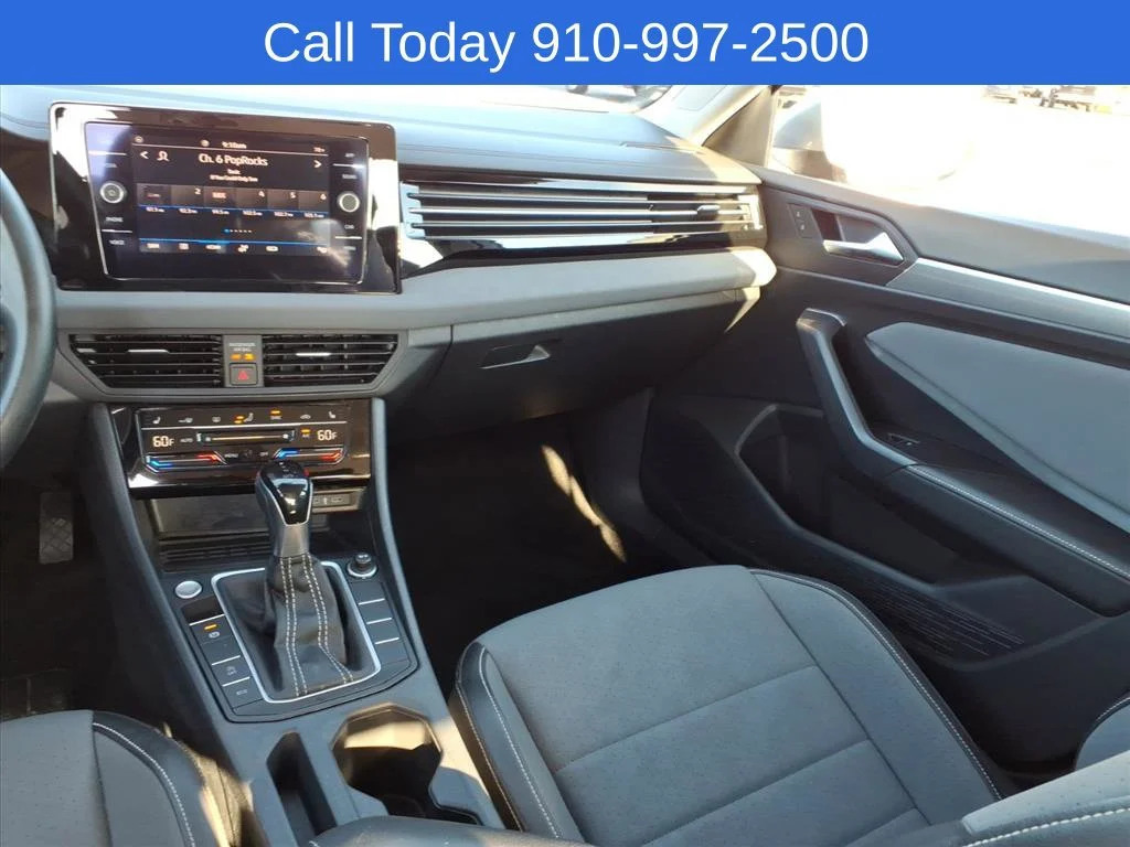 Used 2025 Silver Volkswagen SE image 24