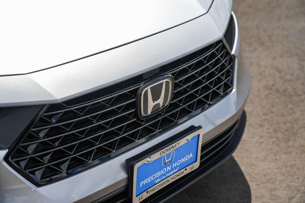 New 2026 Solar Silver Metallic Honda LX image 3