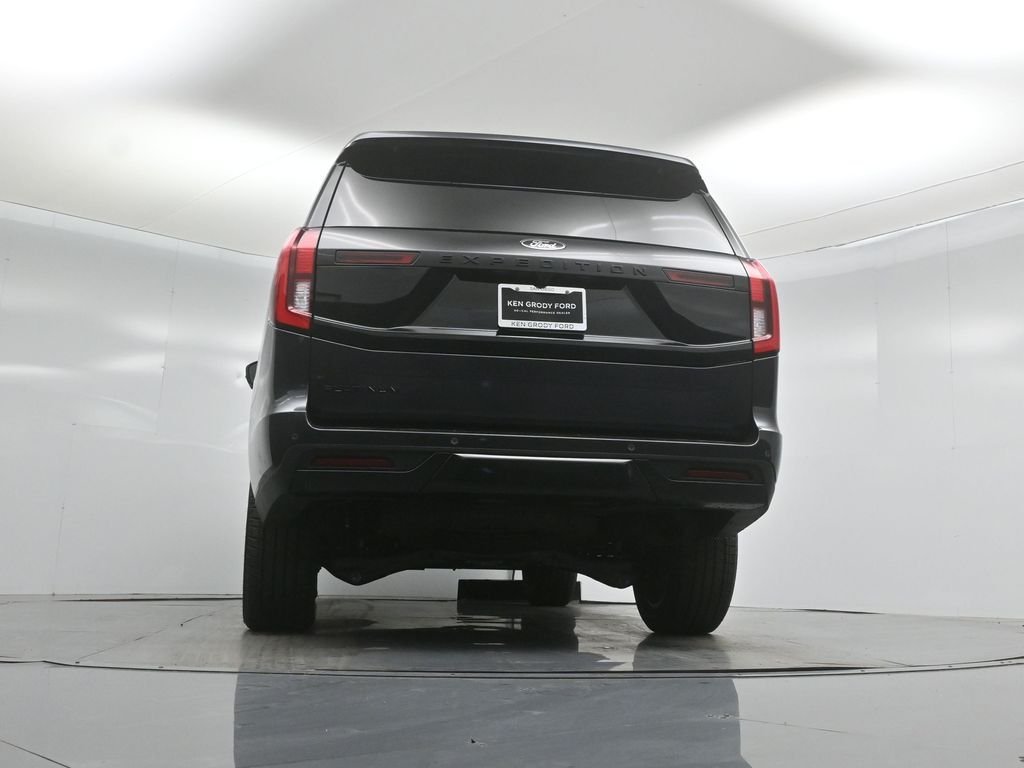 New 2026 Dark Matter Gray Metallic Ford Platinum image 47