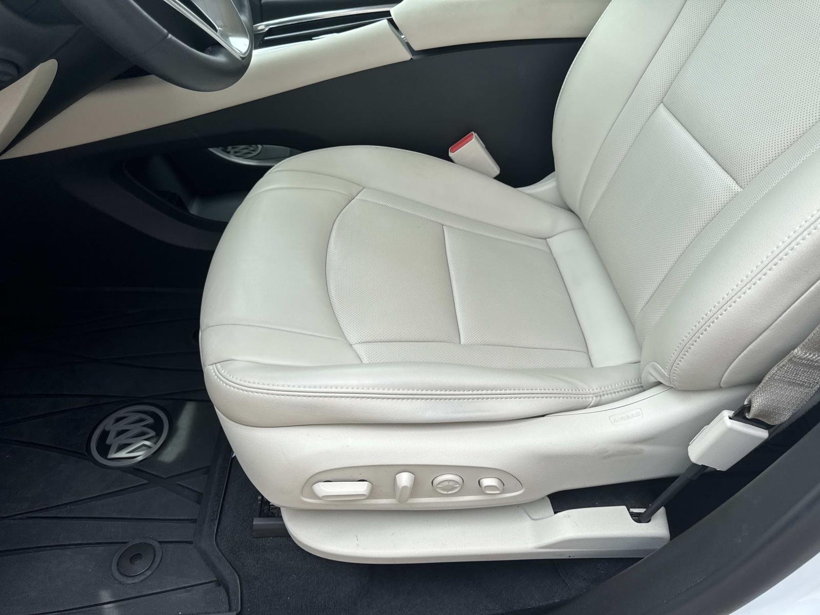 Used 2022 White Frost Tricoat Buick Premium image 16