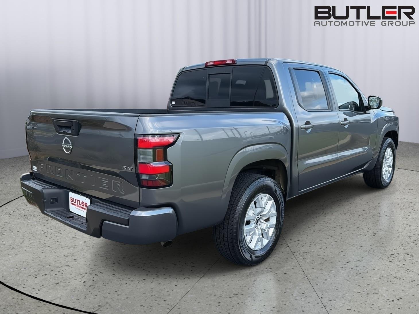 Used 2022 Gun Metallic Nissan SV image 6