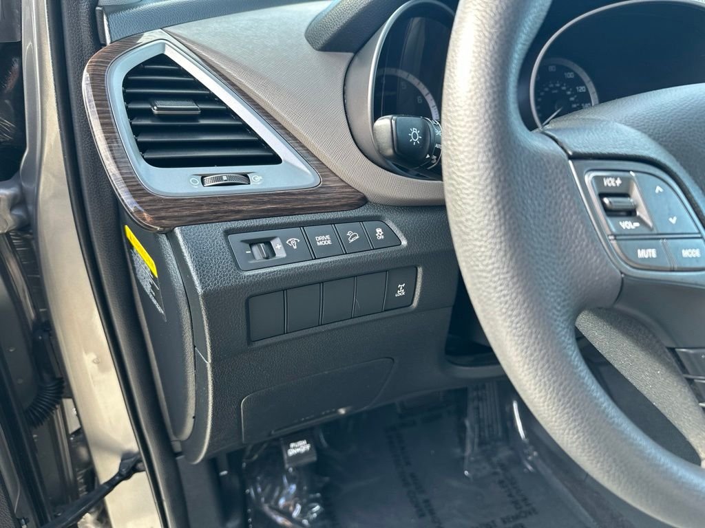 Used 2017 Gray Hyundai 2.4 Base image 11
