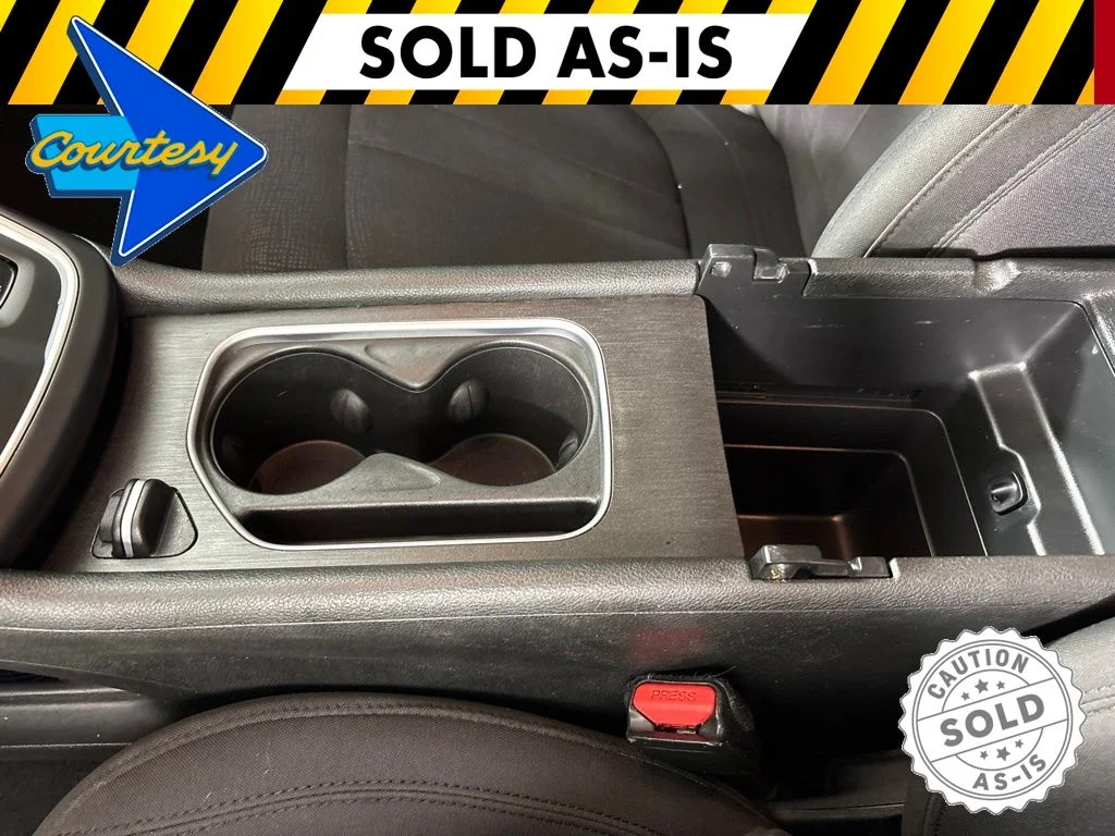 Used 2015 Black Clearcoat Chrysler Limited image 37