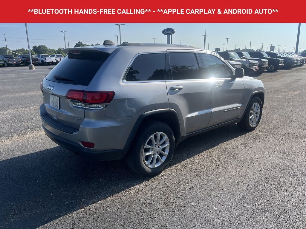 Used 2021 Billet Silver Metallic Clearcoat Jeep Laredo E image 5