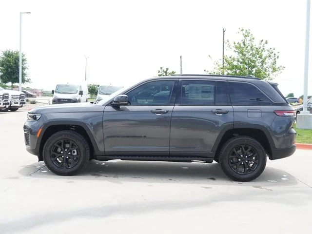 New 2026 Baltic Gray Metallic Clear-Coat Exterior Paint Jeep Altitude image 6