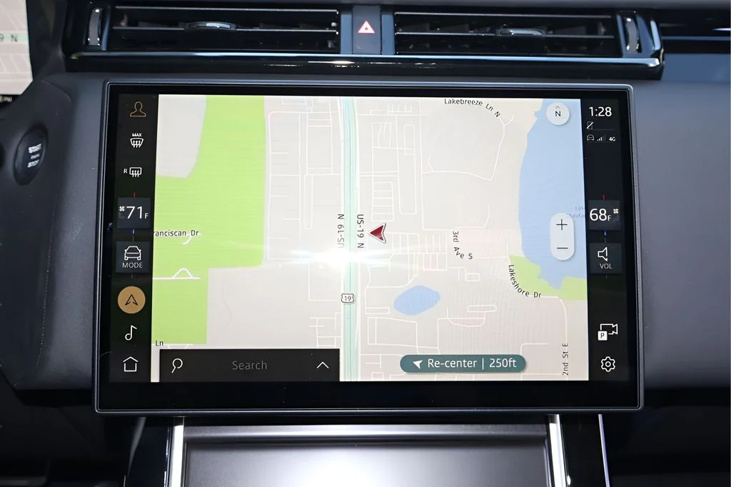 New 2026 Fuji White Land Rover Dynamic SE image 26