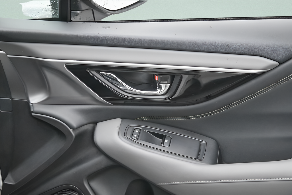 Used 2023 Crystal White Pearl Subaru Onyx Edition image 43