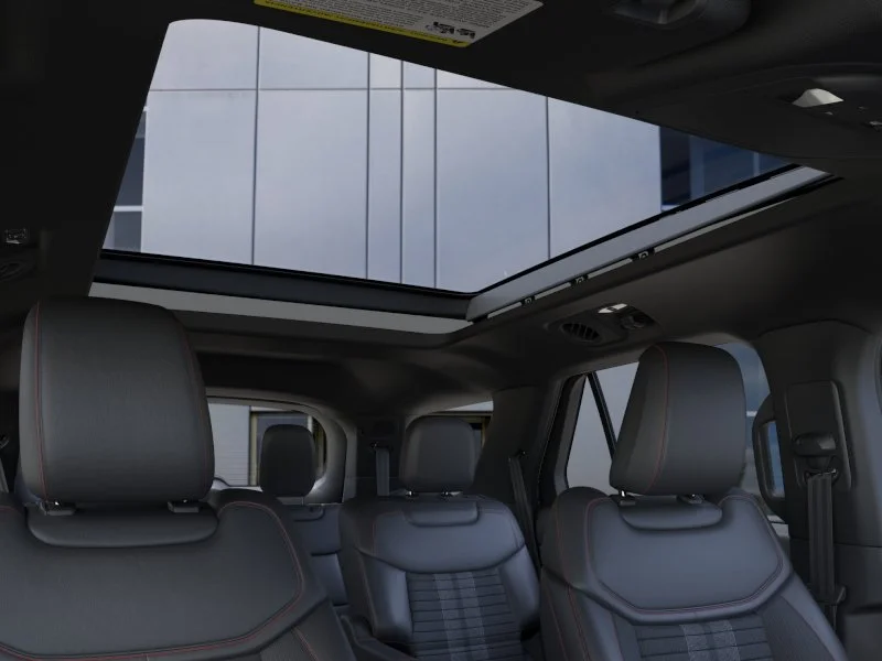 New 2026 Star White Metallic Tri-Coat Ford ST-Line image 69