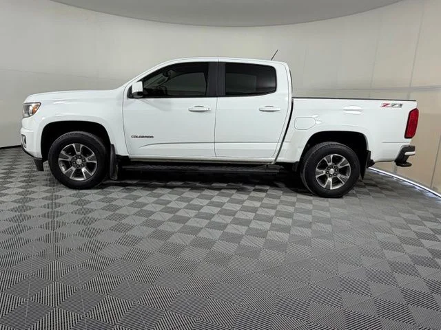 Used 2019 White Chevrolet Z71 image 5